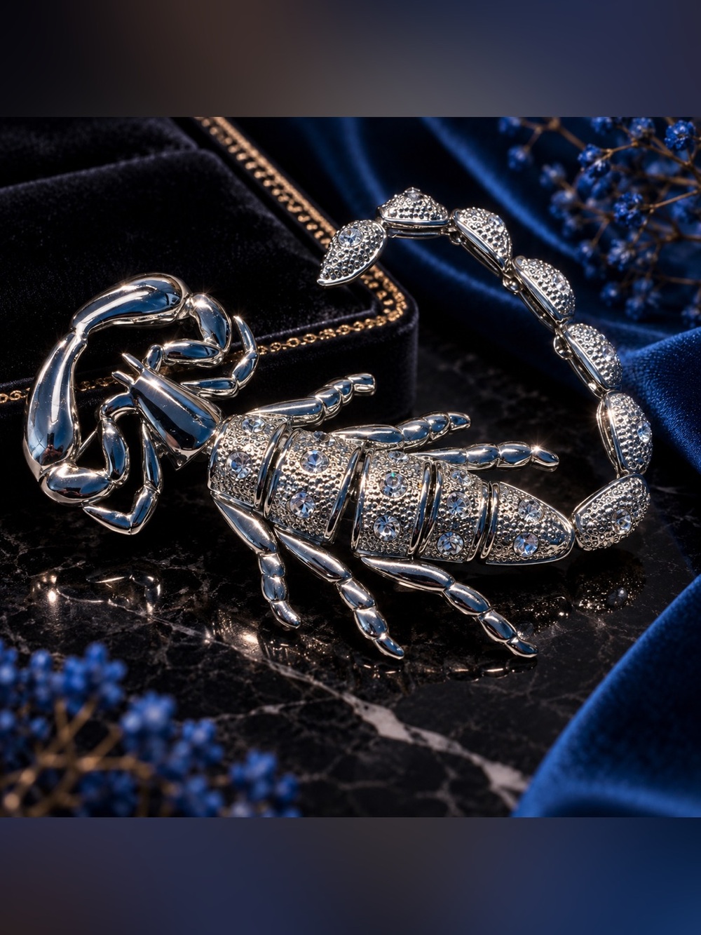 Statement Rhinestone Scorpion Brooch / Pin – Silver Tone Articulated Tail